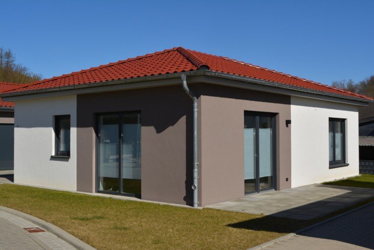 R E S E R V I E R T Delligsen Bungalow Sch�ner seniorengerechter 3-Zimmer-Bungalow mit ca. 87 m� Wohnfl�che ( provisionsfrei )